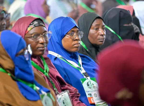 ‏صورٌ من المؤتمر الدوليّ المنعقد -مساء اليوم- في العاصمة النيجيرية "أبوجا"، برعاية فخامة الرئيس، ومشاركة معالي الأمين العام رئيس هيئة علماء المسلمين، الشيخ د. محمد العيسى‬⁩ ‬⁩، بخصوص مبادرة الرابطة حول "السِّلم المجتمعي في غرب أفريقيا"