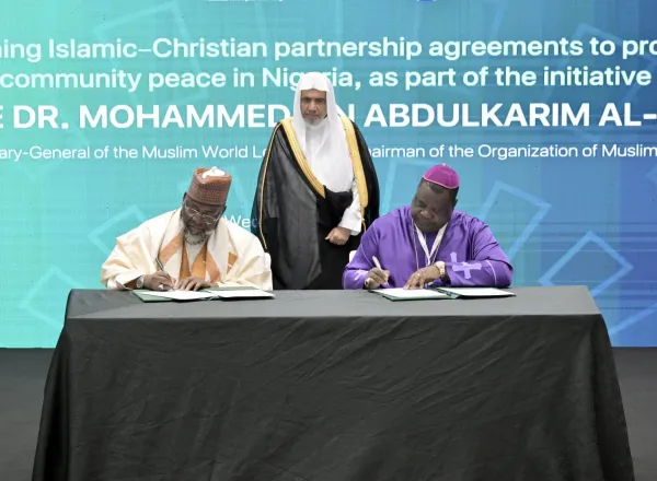 "Kesepakatan Islam-Kristen" yang telah ditandatangani dalam rangka Inisiatif Liga Muslim Dunia untuk Perdamaian Sosial di Afrika Barat