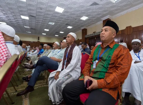 La Ligue Islamique Mondiale organise à Mina le congrès annuel du pèlerinage « Les sens civilisationels dans l’Islam » avec la présence de  grands savants et penseurs venus de 50 pays.