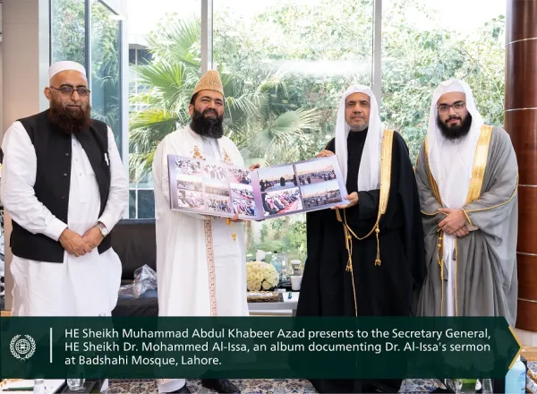 HE Sheikh Dr. Mohammed Al-Issa meets with HE Sheikh Muhammad Abdul Khabeer Azad