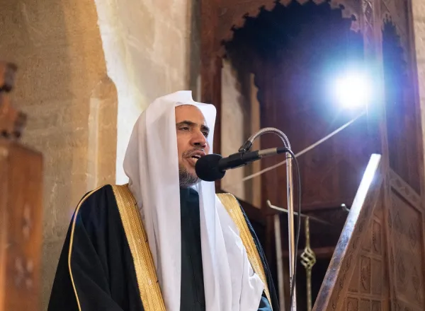 د.العيسى يخطب في جامع بلغراد بجمهورية صربيا