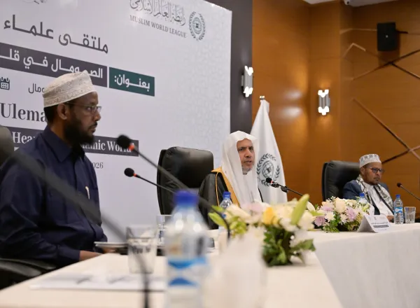 أمينُ عامّ رابطة العالم الإسلامي يلتقي كبار العلماء في الصومال