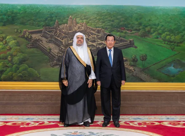 Hun Sen le Premier-ministre cambodgien a reçu Mohammad Alissa qui a salué l'harmonie de la communauté cambodgienne dont la composante islamique est une composante à part entière et dont les spécificités religieuses sont respectées.