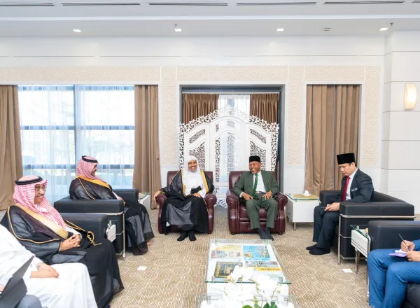 The Secretary General of the Muslim World League Dr.Mohammad Alissa arrived at the Malaysian capital Kuala Lumpur heading a high-level MWL delegation