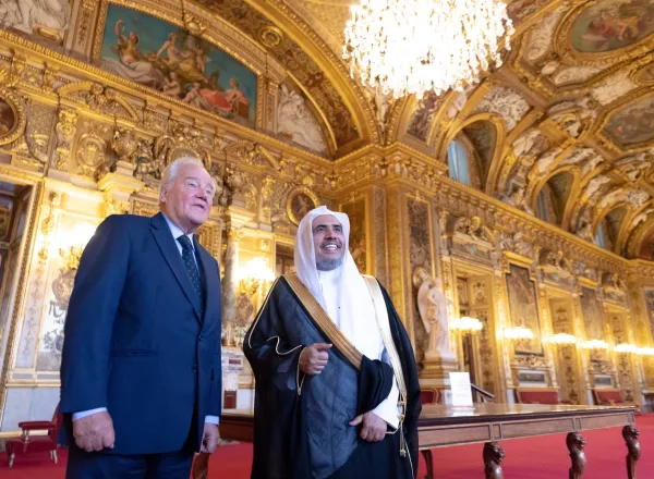 رئيس لجنة الشؤون الخارجية والدفاع بمجلس الشيوخ الفرنسي خلال لقائه بمعالي الشيخ د.⁧‫محمد العيسى