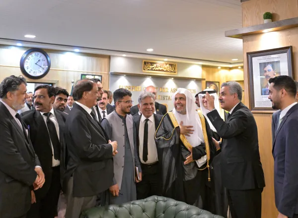 رئيس مجلس الشيوخ ورئيس المحكمة العليا الباكستانيان يستقبلان أمين عام رابطة العالم الإسلامي