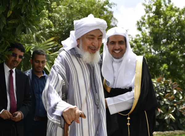 رابطہ عالم اسلامی کے سیکرٹری جنرل نے رباط میں فروغِ امن فورم کے آفس کا دورہ کیا