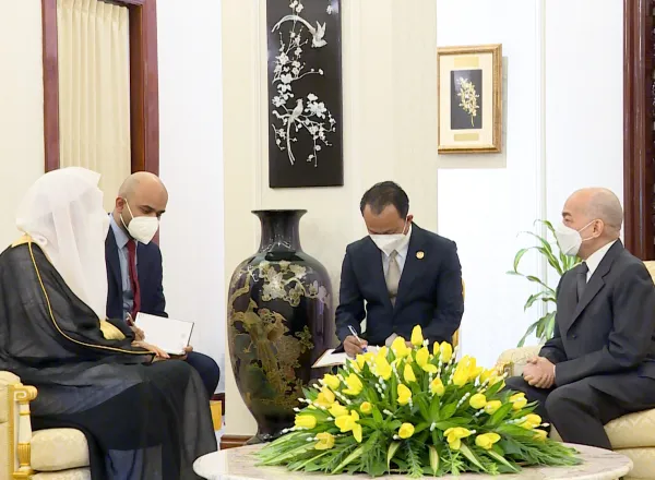 Le Roi du Cambodge Norodom Sihamoni reçoit Mohammad Alissa