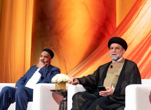 د. العيسى يشهد اتفاقاً تاريخياً بين القيادات الإسلامية في الأمريكتين على إنشاء هيئة مستقلة تجمع مختلف الطوائف والمذاهب