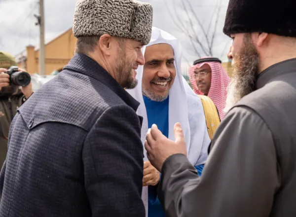 Photos du congrès de la LigueislamiqueMondiale à Moscou avec la cérémonie de clôture à Grozny où le Président de Tchétchénie Ramzan Kadyrov reçoit ses hôtes