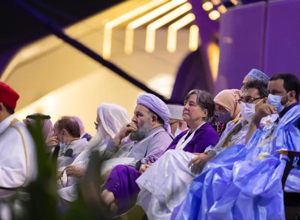 Mohammad Alissa en tant que conférencier principal lors de la cérémonie d'ouverture du Forum mondial pour la promotion de la paix qui s'est tenu à l'Expo 2020 Dubaï