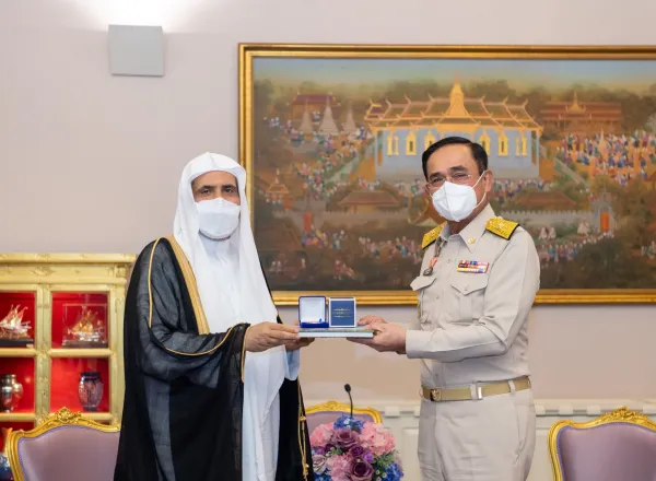 Le Général Prayuth cha Premier ministre de Thaïlande a reçu Mohammad Alissa au palais présidentiel afin de souligner l’importance de cette visite pour le Gouvernement thaïlandais