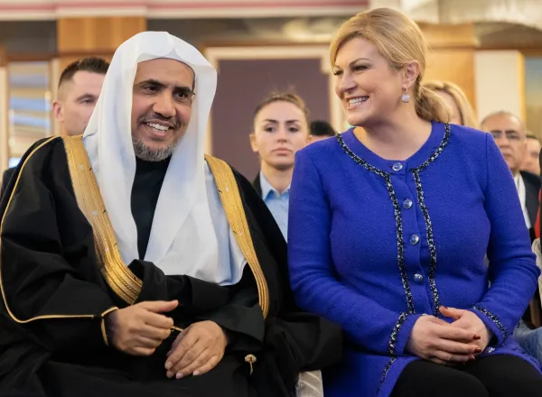 Le SG de la ligue islamique mondiale, Mohammad Alissa et la Présidente de la République de Croatie  à Kolinda GK , ont inauguré la  « conférence sur la fraternité humaine - des bases pour la paix et la sécurité  » à Zagreb.