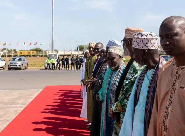Sur invitation du président gambien : Mohammad Alissa arrive en Gambie où il a été reçu par le Vice-président Mr. Badara Ajouf
