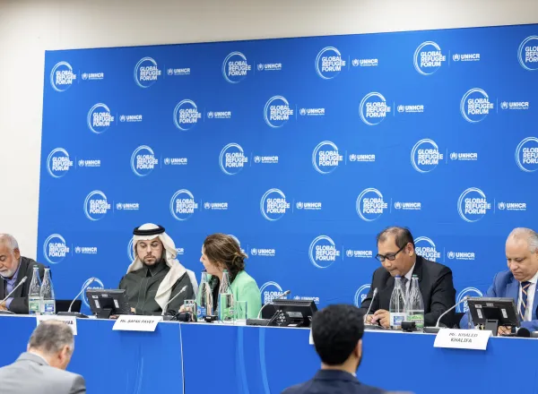 جناب آقای عبدالوهاب الشهری، دستیار دبیرکل امور ارتباطات نهادی، سخنرانی سازمان همبستگی جهان اسلام در انجمن گفتگوی سازمان ها در مجمع جهانی پناهندگان که در ژنو، با حضور بیش از هزار شخصیت