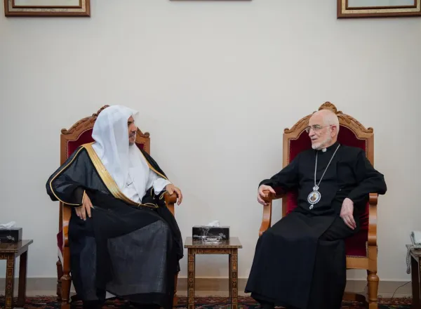 بطريرك كنيسة كيليكيا للأرمن الكاثوليك يستقبل د.العيسى