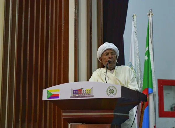 سماحة مفتي عام جمهورية جزر القمر الشيخ طاهر أحمد جمال الليل يلقي كلمته.