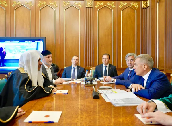 رئيس تتارستان يستقبل د.العيسى ويشيد بجهود الرابطة عالمياً وحراكها الإيجابي في الداخل الروسي 