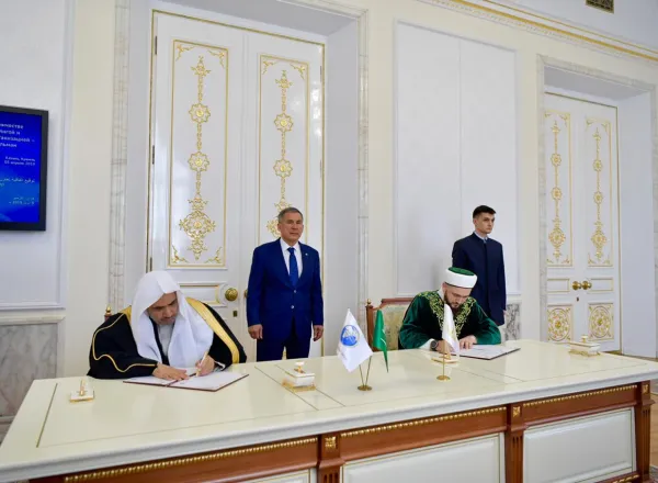 رئيس تتارستان يستقبل د.العيسى ويشيد بجهود الرابطة عالمياً وحراكها الإيجابي في الداخل الروسي 