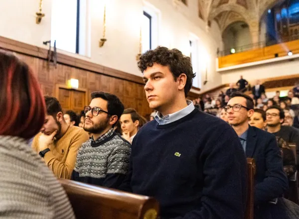 بدعوة من أكبر أكاديمية من نوعها في أوروبا بتخصصات علمية وإنسانية