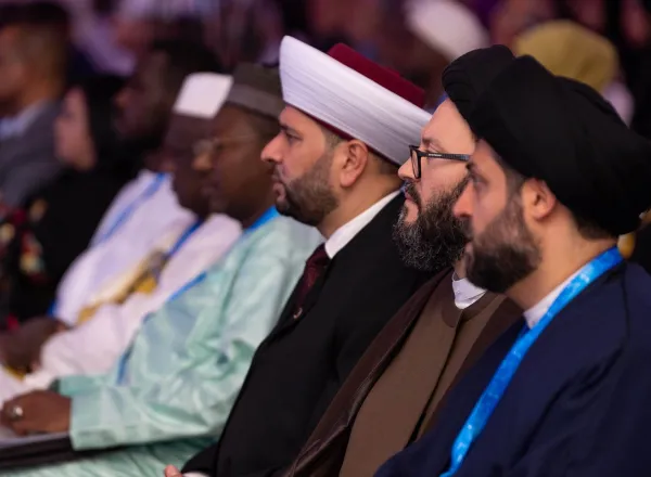 معالي الأمين العام، رئيس هيئة علماء المسلمين، الشيخ د. محمد العيسى متحدثاً رئيساً في جلسة افتتاح الملتقى الـتاسع لمنتدى أبوظبي للسلم
