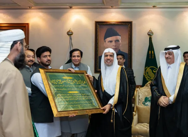 Le ministre en chef de la province du Pendjab, Pervaiz Elahi, a reçu le Secrétaire général de la LIM Mohammad Alissa
