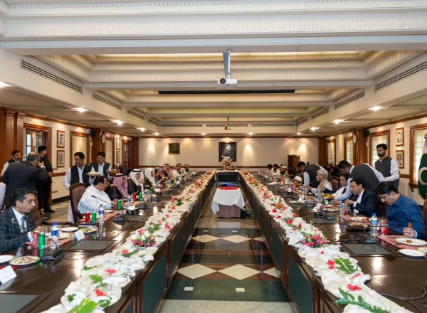 Le ministre en chef de la province du Pendjab, Pervaiz Elahi, a reçu le Secrétaire général de la LIM Mohammad Alissa