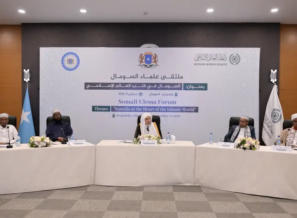 أمينُ عامّ رابطة العالم الإسلامي يلتقي كبار العلماء في الصومال