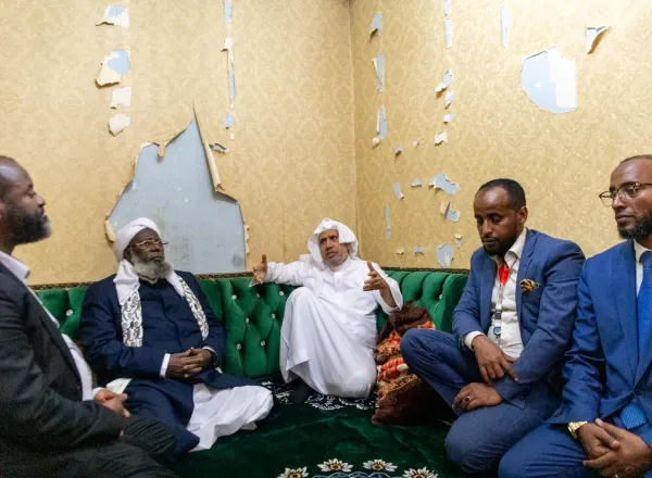 التقى معالي أمين عام رابطة العالم الإسلامي رئيس هيئة علماء المسلمين، فضيلة الشيخ الدكتور محمد بن عبدالكريم العيسى في العاصمة الإثيوبية أديس أبابا، جمعًا من أصحاب السماحة والفضيلة من كبار العلماء والمفتين في القرن الأفريقي
