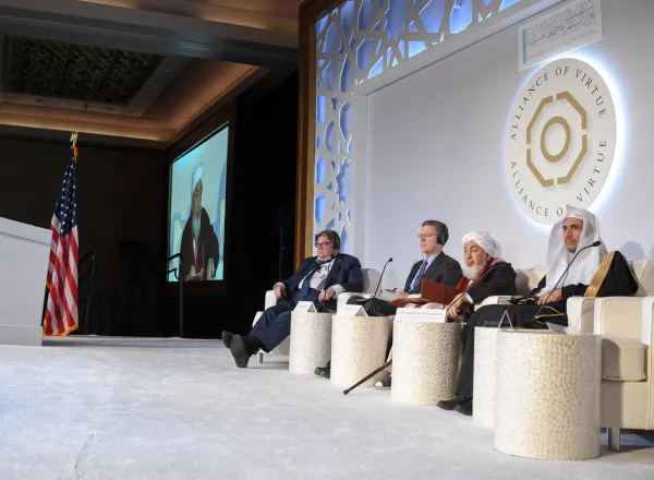 Le Secreitary General s'exprimant sur le rôle d'une "alliance mondiale commune aux adeptes des diverses religions et à tous les pacifistes" durant l'important congrès international de Washington