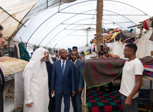 التقى معالي أمين عام رابطة العالم الإسلامي رئيس هيئة علماء المسلمين، فضيلة الشيخ الدكتور محمد بن عبدالكريم العيسى في العاصمة الإثيوبية أديس أبابا، جمعًا من أصحاب السماحة والفضيلة من كبار العلماء والمفتين في القرن الأفريقي