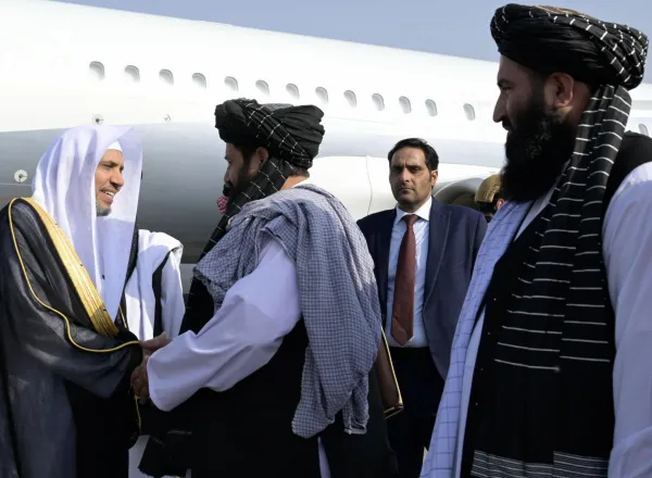 cheikh Mohammed Al-Issa, est arrivé dans la capitale afghane Kaboul pour une visite officielle au cours de laquelle il rencontrera de hauts dirigeants gouvernementaux et des oulémas.