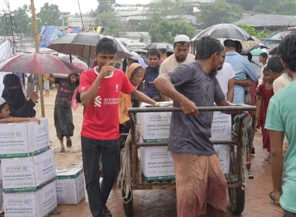 La Ligue islamique mondiale a achevé la distribution de paniers alimentaires aux déplacés forcés Rohingyas, couvrant ainsi les besoins alimentaires de base à des milliers de bénéficiaires