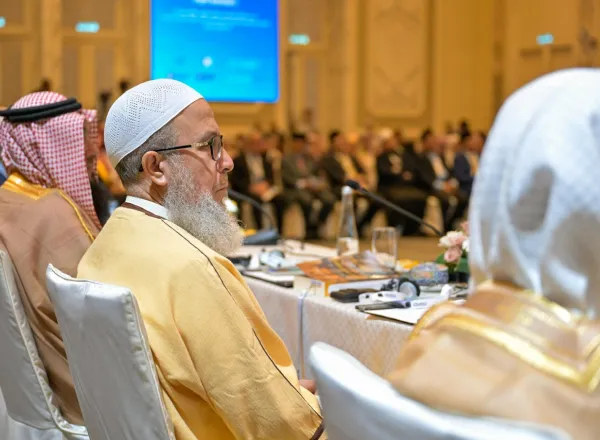 ضمن الملتقى الأول من نوعه للفقهاء: "تدريس الفقه الإسلامي وتكوين الفقيه": كبارُ فقهاء الأمّة يجتمعون في ماليزيا؛ تحت مظلّة المجمع الفقهي الإسلامي برابطة العالم الإسلامي
