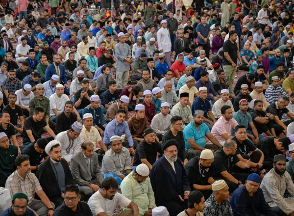‏صورٌ من خطبة الجمعة التي ألقاها معالي الأمين العام، رئيس هيئة علماء المسلمين، الشيخ د. ⁧‫محمد العيسى‬⁩ ‬⁩، من منبر أكبر جوامع العاصمة الماليزية “كوالالمبور”، وبحضور علماء آسيان من عموم المذاهب الإسلامية: