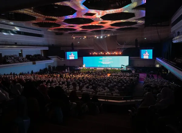 الأمين العام لرابطة العالم الإسلامي يختتم الملتقى العالمي للتصديق على الإجازات القرآنية وتكريم قُرّاء دُول آسيان