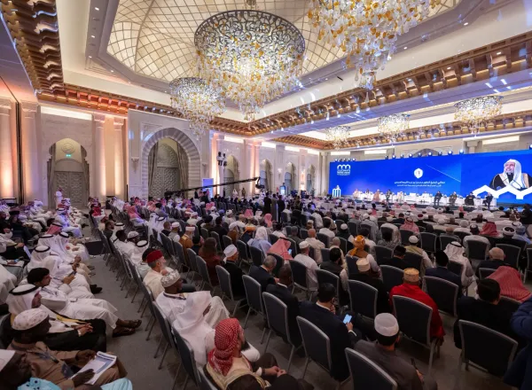 تُواصل ⁧‫رابطة العالم الإسلامي‬⁩ جهودَها في تعزيز وحدة الأمّة الإسلامية، ونبْذ أسباب الفُرقة والاختلاف، وترسيخ قِيَم الاحترام والتفاهم بين مختلف المذاهب الإسلامية، وذلك من خلال مُؤتمراتِها ومبادراتها وبرامجها؛ التزامًا بما تضمّنَتْهُ وثيقة "بناء الجسور بين المذاهب الإسلامية"
