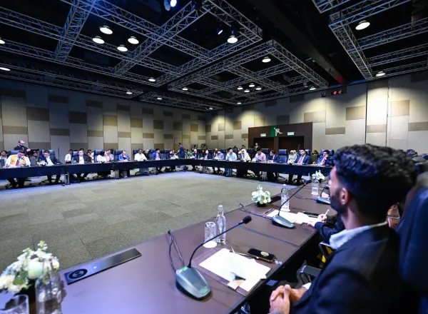 على هامش انعقاد القمة الدولية الثالثة للقيادات الدينية: ‏التقى معالي الأمين العام، رئيسُ هيئة علماء المسلمين، فضيلةُ الشيخ د.⁧‫محمد العيسى‬⁩‬⁩، في العاصمة الماليزية "كوالالمبور"، القادةَ الشبابَ من طُلّاب الجامعات والباحثين