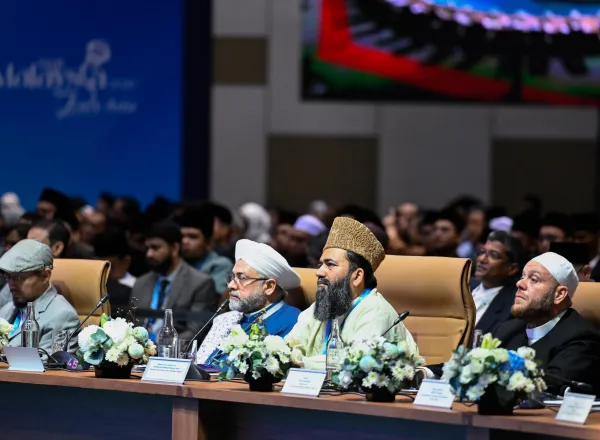 الأمينُ العام لرابطة العالم الإسلامي يشارِك بكلمةٍ افتتاحيةٍ في أعمال "القمّة الدولية الثالثة للقيادات الدينية" بالعاصمة الماليزية "كوالالمبور"