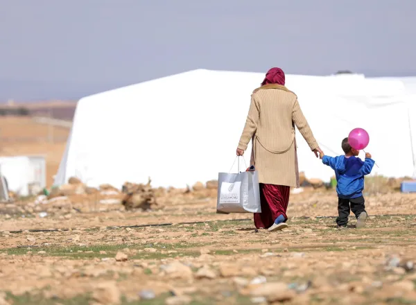 La Ligue islamique mondiale accorde une grande importance aux questions des réfugiés et des personnes déplacées à travers le monde, conformément aux valeurs islamiques qui placent la dignité humaine au plus haut rang