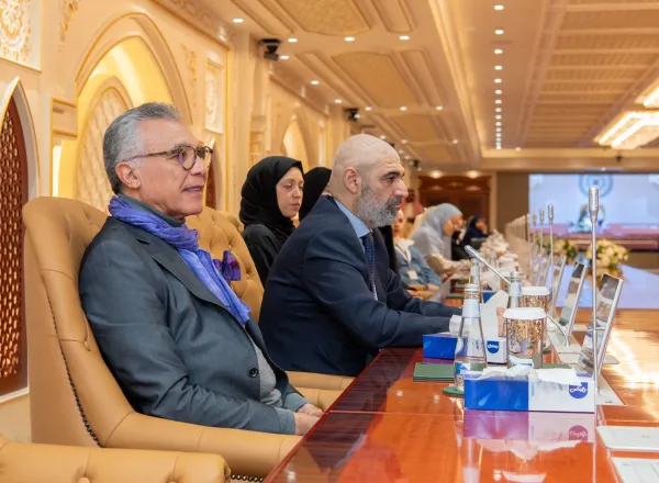 ظهر دیروز جناب دبیر کل، و رئیس انجمن علمای مسلمان، آقای دکتر شیخ محمد العیسی در مقر سازمان همبستگی در مکه مکرمه با اعضای هیئت دانشجویی اقلیت های مسلمان در دانشگاه های اروپا ملاقات کرد