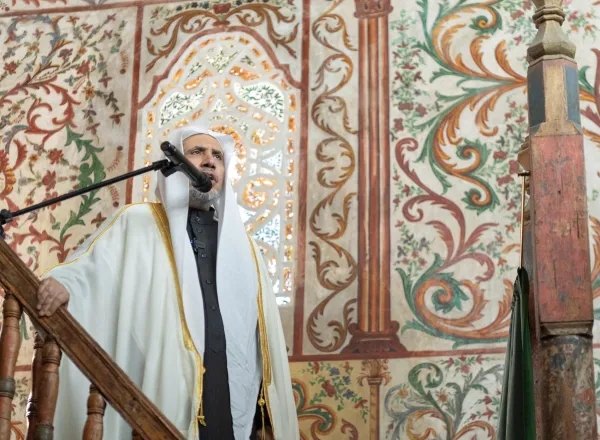 د. العيسى يتقلّد أرفع أوسمة ألبانيا من يد رئيس الجمهورية