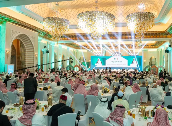 ‏التطلع لعزم المؤتمرين على تعزيز التفاهُم والتعاوُن بين المذاهب الإسلامية لخدمة الأهداف المشتركة، ولا سيما ما يتعلَّق بالقضايا الكبرى، ومواجهة خطابات التطرف الطائفي وشعاراته وممارساته، الذي سعى لإذكاء الصراع والصدام المذهبي