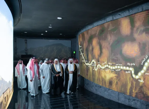 تَفقَّد المشروع واطّلعْ على الأقسام المتنوّعة وشاهِد العروض المرئية د.العيسى يُعلن الإطلاق "التجريبي" للمتحف الدولي للسيرة النبويّة بأبراج الساعة