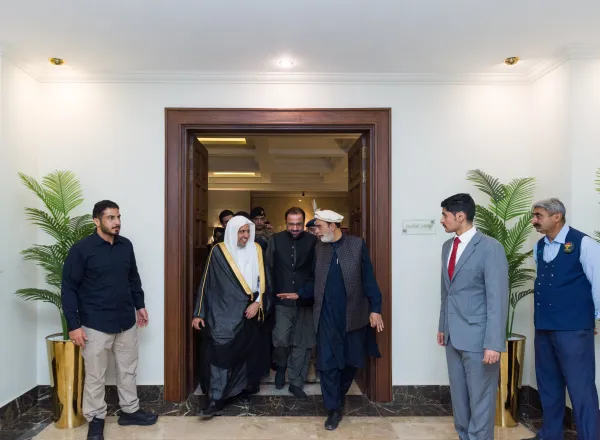 جناب دبیر کل، و رئیس انجمن علمای مسلمان، آقای دکتر شیخ  محمد العیسی به دعوت رسمی نخست وزیر پاکستان