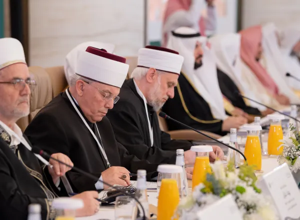 Le Comité de jurisprudence islamique a pour objectif de clarifier les jugements juridiques auxquels sont confrontés les musulmans dans leurs problématiques et leurs crises