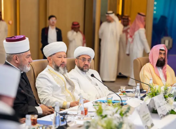 العيسى يشكر دعم المملكة العربية السعودية.. ويثمِّن الجهودَ التي بذلها مفتو الأمة الإسلامية وكبار علمائها
