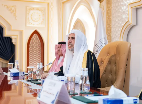 Durante un foro de diálogo con el Sheij Mohammed Al-Issa sobre varias cuestiones islámicas e internacionales