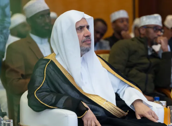 في أكبر احتفاليةٍ قرآنيةٍ تشهدُها أفريقيا، وبمشاركةٍ واسعةٍ من حفَظة القرآن الكريم المُجازين بالقراءات العشر حول العالم، وحضور علماء أفريقيا