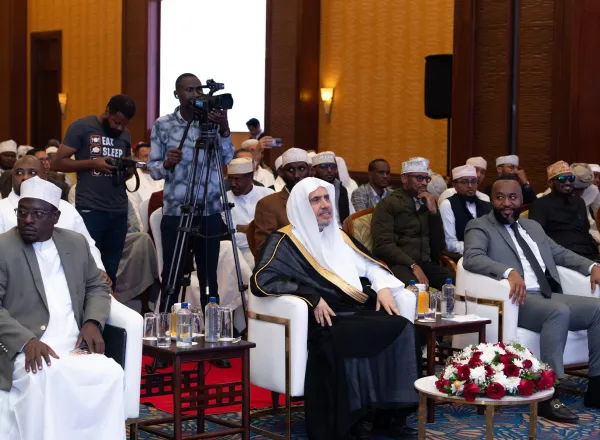 أكبر احتفالية قرآنيةٍ على المستوى الأفريقي  الأمين العام لرابطة العالم الإسلامي يُكرِّم الفائزين في مسابقة النُّخبة للقراءات العشر